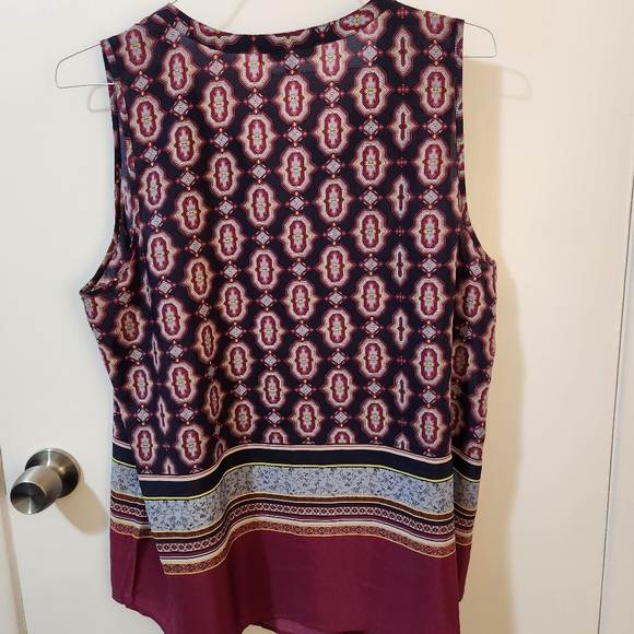 Daniel Rainn Sleeveless Blouse - Picture 2 of 3